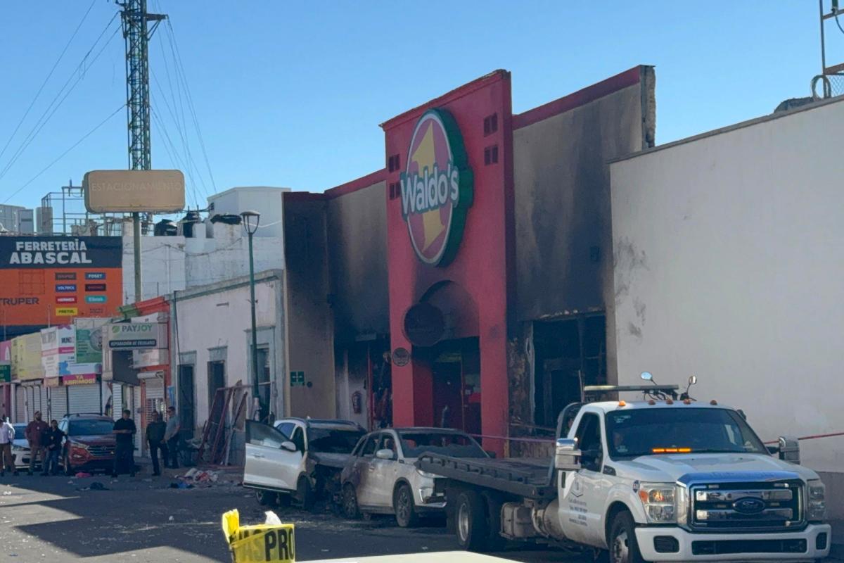 Familia revela el sexo del bebé en el funeral de una mujer que murió en un incendio en una tienda en Hermosillo, México