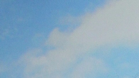 Ferdinando Valencia con su pareja e hijo.