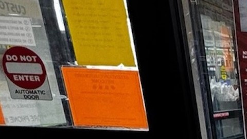 Isabel Carrillo participó en uno de los eventos informativos a principios de este 2025 y recibió una bolsa promocional.