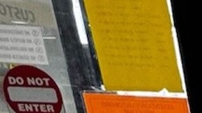 Isabel Carrillo participó en uno de los eventos informativos a principios de este 2025 y recibió una bolsa promocional.