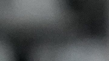 Jugadores de la selección italiana caminan sobre el campo.