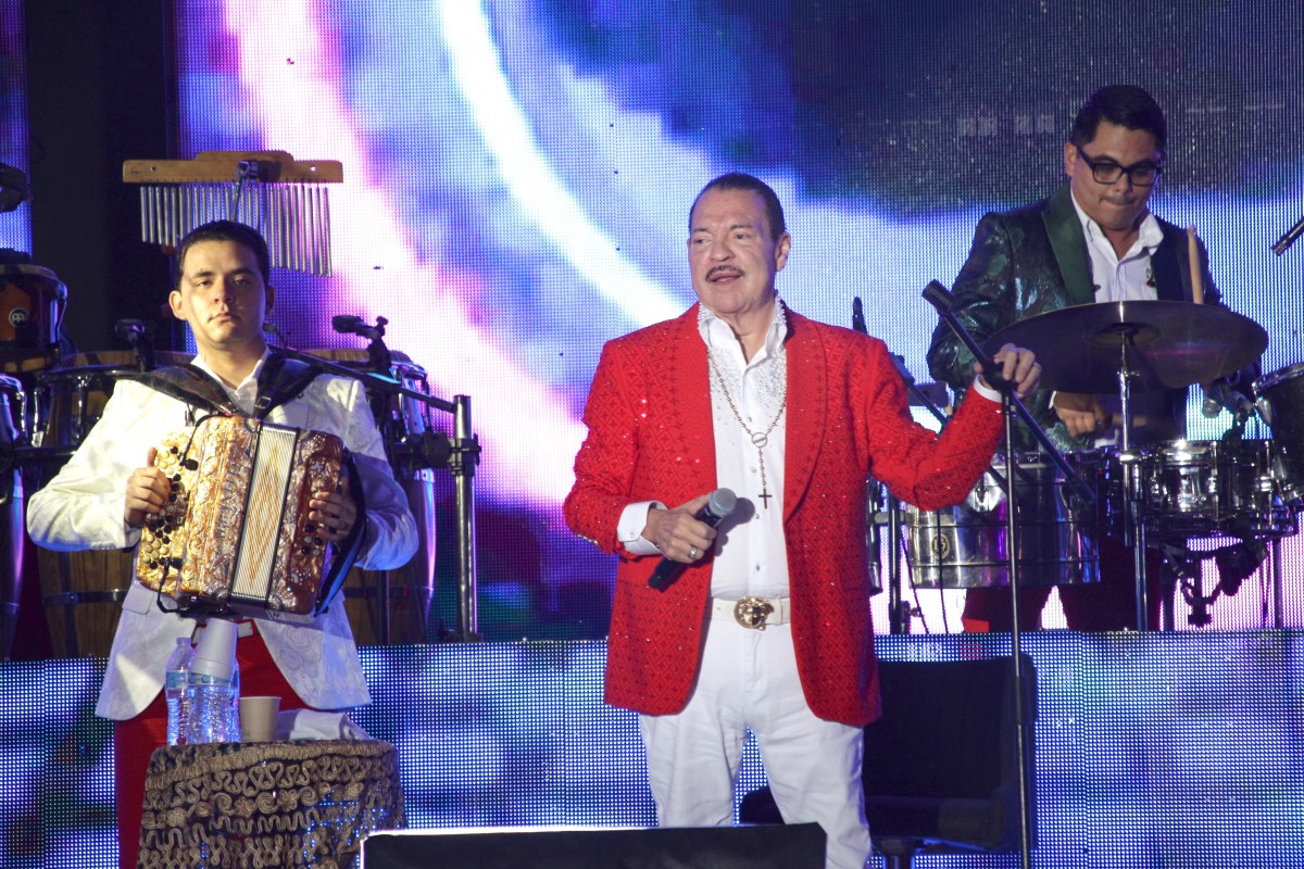 Julio Preciado protagoniza zafarrancho en Tijuana por retraso de vuelo hacia Mazatlán