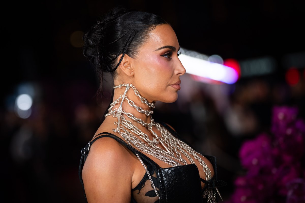 Kim Kardashian revela que tiene baja actividad cerebral tras diagnóstico de aneurisma