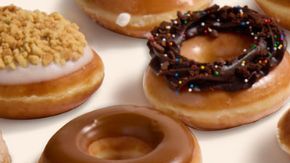 Krispy Kreme suma nuevos sabores a su menú de donas para ofrecer una variedad de 16 sabores para que los clientes puedan personalizar sus docenas.