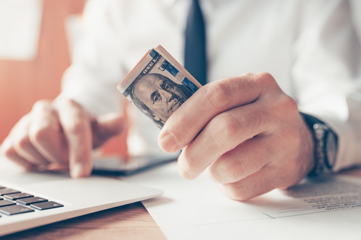 BID: Las remesas a Latinoamérica alcanzarán un récord de $174,400 millones en 2025