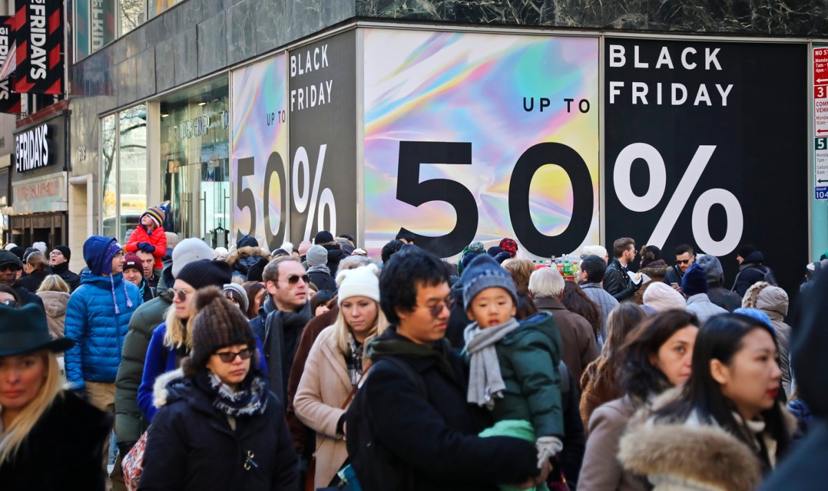 Guía de horarios de Walmart, Costco y Best Buy para el Black Friday 2025
