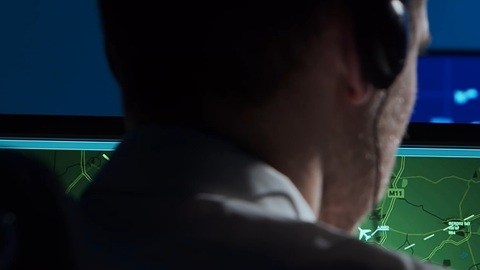 Los controladores de tráfico aéreo aseguran que sus condiciones laborales son precarias desde hace décadas.