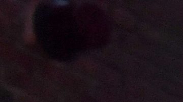 El lanzador de béisbol de los Cleveland Guardians, Luis Ortiz (al centro), sale del Tribunal Federal.