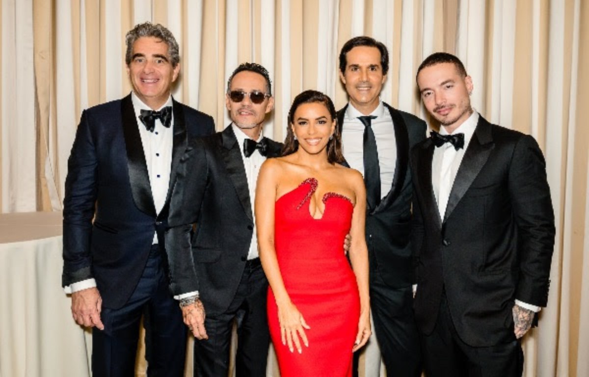 Eva Longoria, J Balvin y otras figuras son homenajeadas en la Gala de Maestro Cares