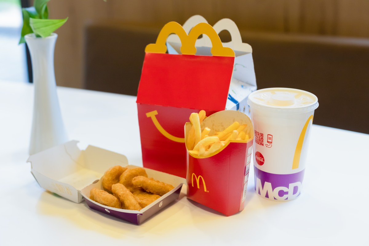 McDonald's estrena nueva Cajita Feliz de Disneyland