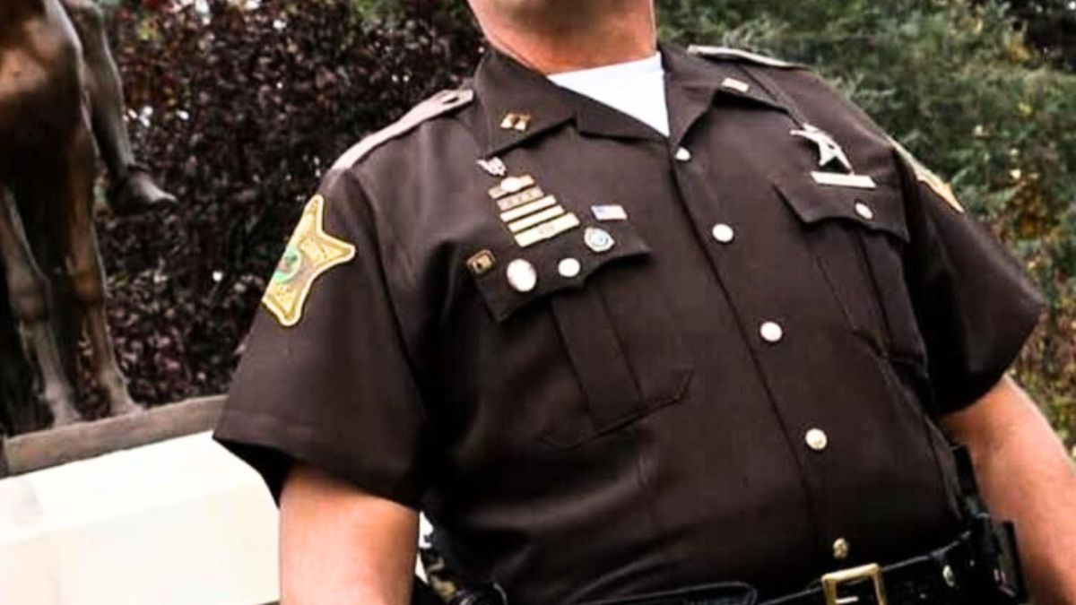 Oficial de Indiana falleció tras ser atropellado mientras ayudaba a un conductor