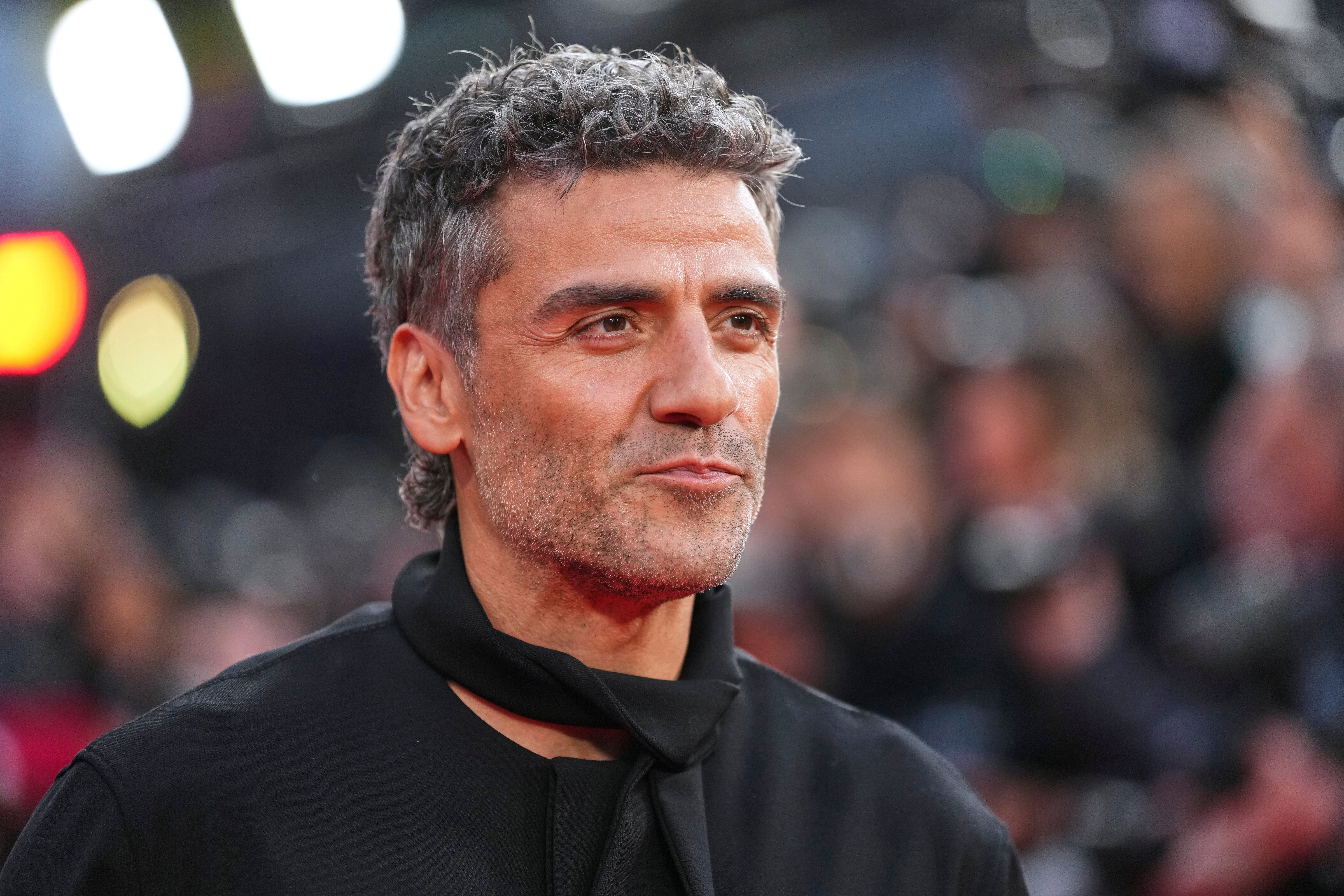 Oscar Isaac dice que volvería a Star Wars si Disney logra “no sucumbir ante el fascismo”