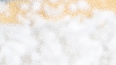 El pastel blanco es ideal para Navidad.