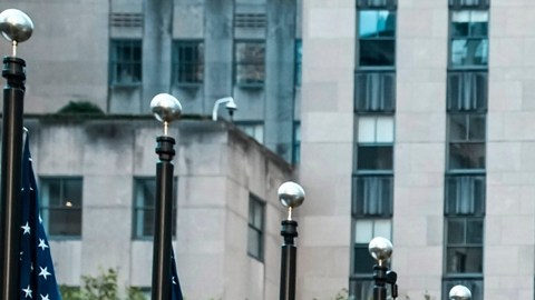 Llega el árbol de Navidad del Rockefeller Center y comienza la temporada navideña en Nueva York