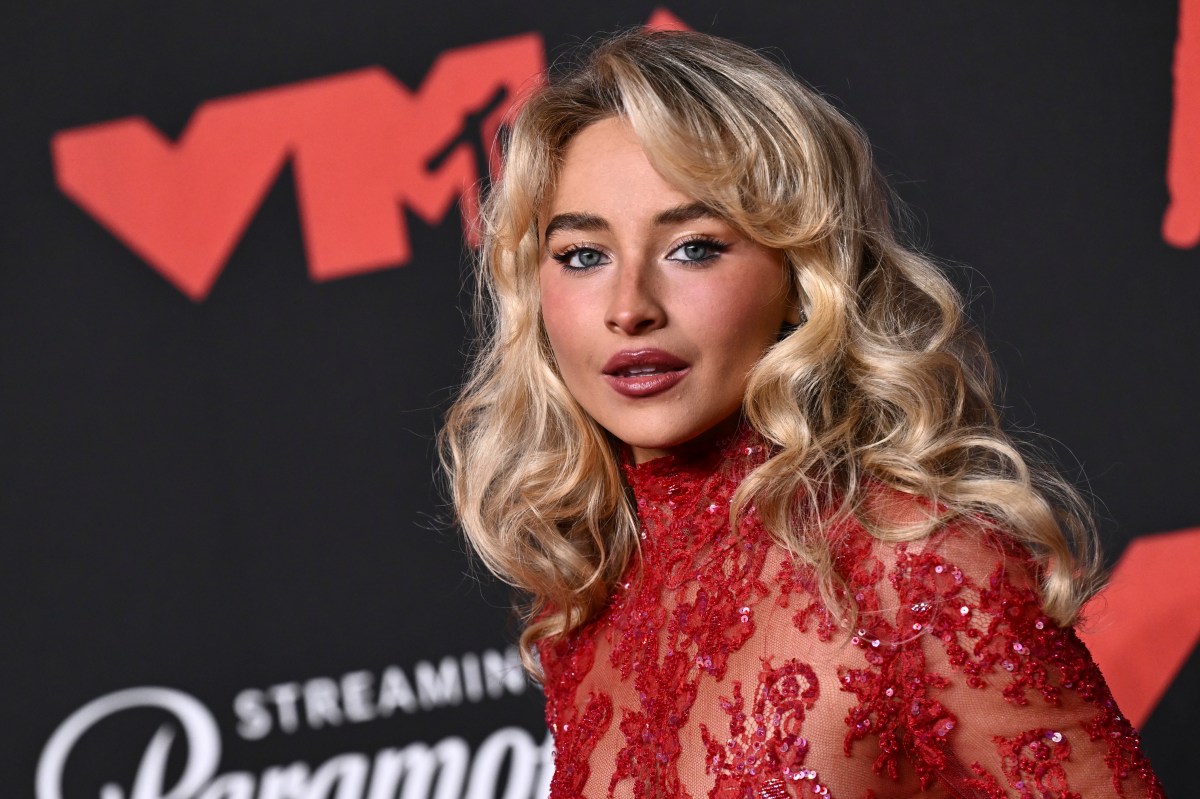 Sabrina Carpenter protagonizará la nueva película musical inspirada en'Alicia en el País de las Maravillas"