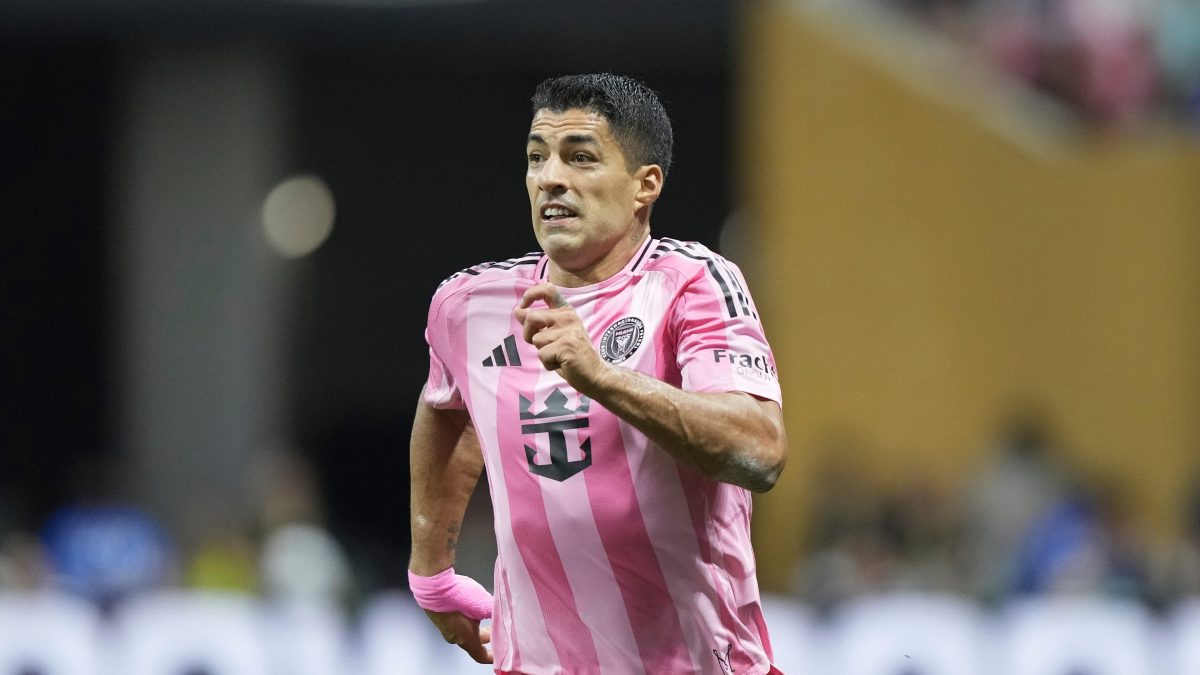 MLS sancionó a Luis Suárez por patada al hondureño Andy Najar