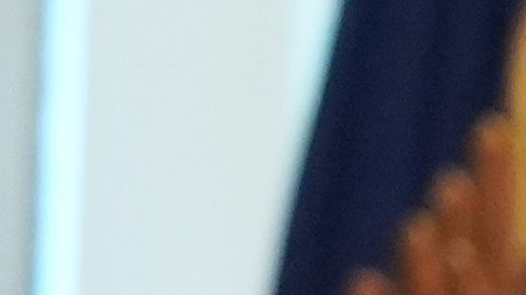 El presidente de la FIFA, Gianni Infantino, y el secretario de Estado, Marco Rubio, escuchan al presidente Donald Trump.