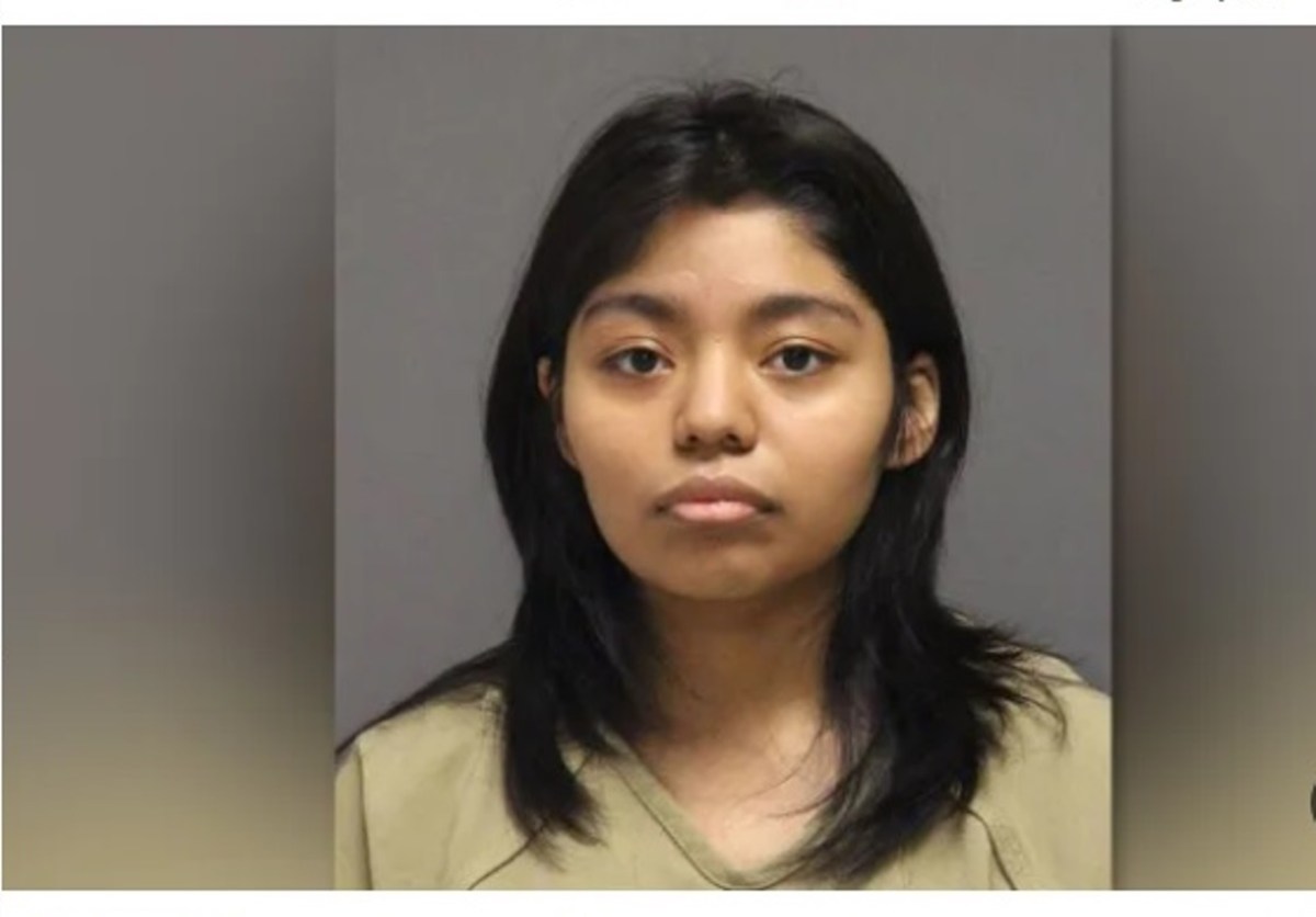 Joven latina acuchilló a su hermano bebé: acusación en NJ
