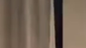 El Empire State se convirtió en la “punta” del árbol de Navidad de una pareja en Nueva York: se volvió viral