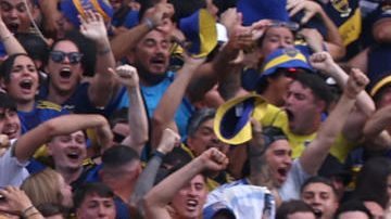Jugadores de Boca celebran un gol este domingo, en un partido del torneo Clausura entre Boca Juniors y River Plate en el estadio de La Bombonera en Buenos Aires.