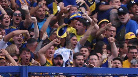 Jugadores de Boca celebran un gol este domingo, en un partido del torneo Clausura entre Boca Juniors y River Plate en el estadio de La Bombonera en Buenos Aires.