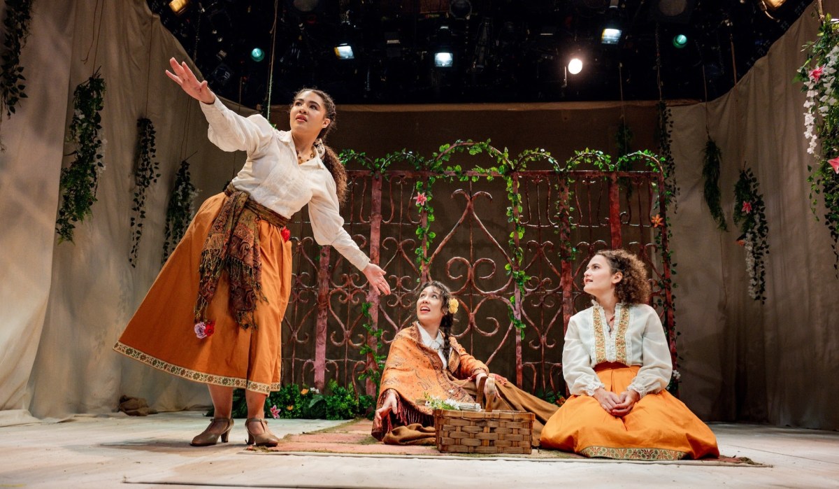 Agenda comunitaria NYC: convocatoria de beca para directores latinos, información sobre seguros de salud y mucho más