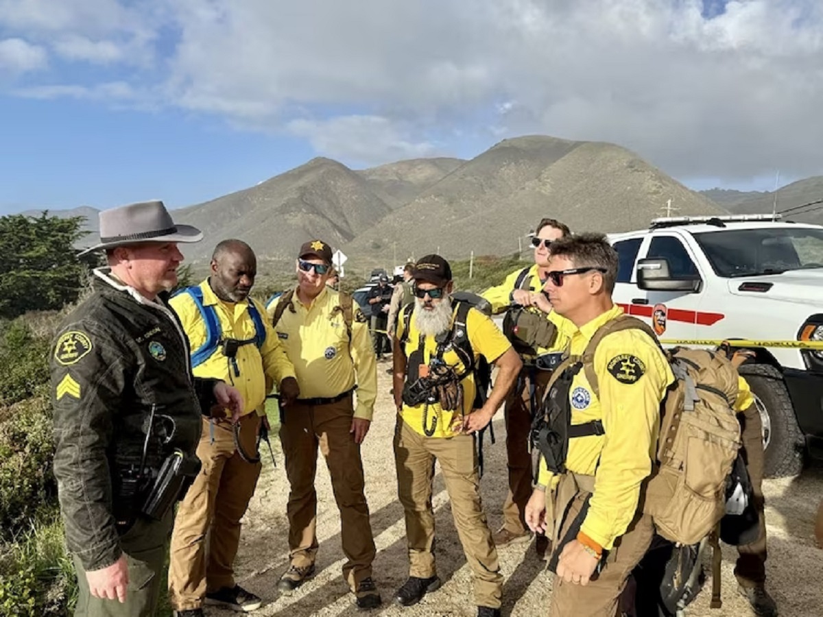 Padre murió y su hija desapareció tras ser arrastrados por una ola en California