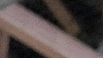 Aficionados bolivianos animan a su equipo antes de un partido amistoso internacional.