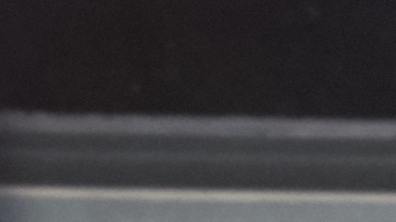 Cuando insertas tu tarjeta de débito en un cajero automático informal, el 'skimmer' lee y almacena la información de la banda magnética.