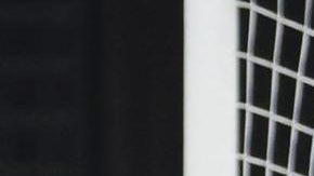 Piotr Zielinski (2-L) del Inter anota el 1-0 durante el partido de fútbol de la Serie A italiana Hellas Verona FC vs Inter FC en el Stadio Marcantonio Bentegodi en Verona, Italia, el 2 de noviembre de 2025.