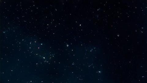 Aunque la posibilidad de un colapso solar es una de las teorías planteadas, es tan lejana que ni siquiera forma parte de las preocupaciones humanas actuales: ocurriría en unos cinco mil millones de años.