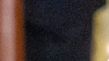 El futbolista Cristiano Ronaldo (derecha) escucha al presidente Donald Trump.