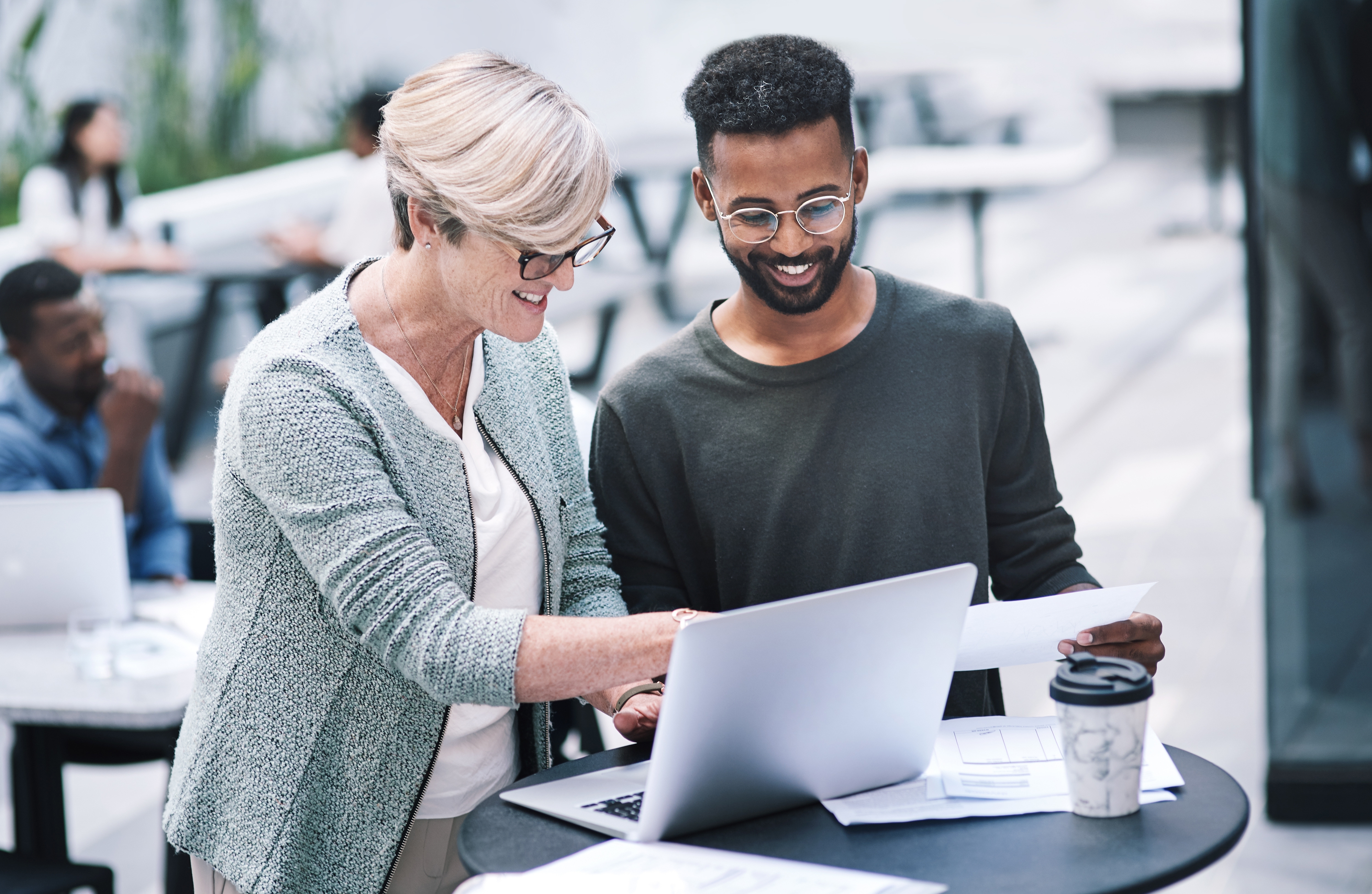 10 empleos con alta demanda que pagan más de $50 dólares por hora