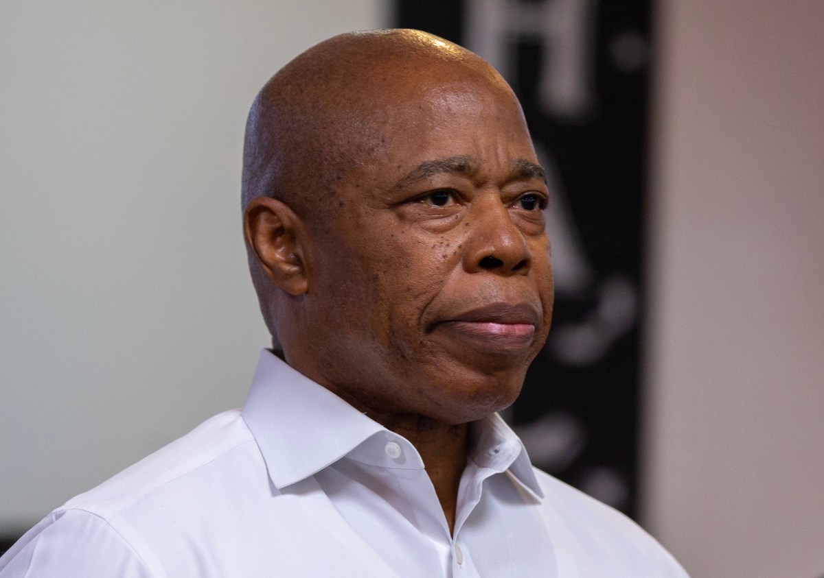 Eric Adams sigue viajando en sus últimas semanas como alcalde de Nueva York