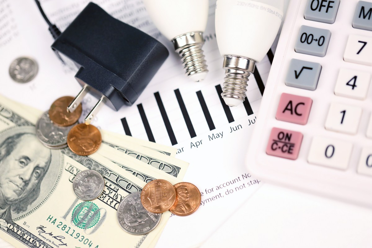 Quiénes recibirán $200 de apoyo para pagar facturas eléctricas