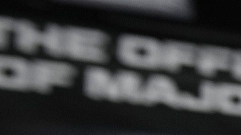 Una réplica del Guante de Oro se exhibe en el Play Ball Park del Centro de Convenciones de Colorado.