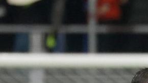 Los jugadores de Italia abandonan el terreno de juego tras el partido de clasificación para la Copa Mundial de la FIFA 26 entre Italia y Noruega en el estadio Giuseppe Meazza de Milán, Italia, el 16 de noviembre de 2025.