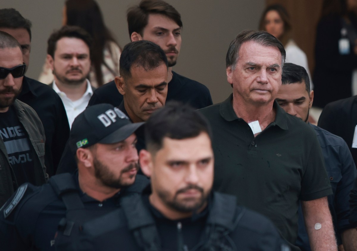Bolsonaro atribuye violación de su grillete electrónico a “alucinaciones” y una crisis nerviosa