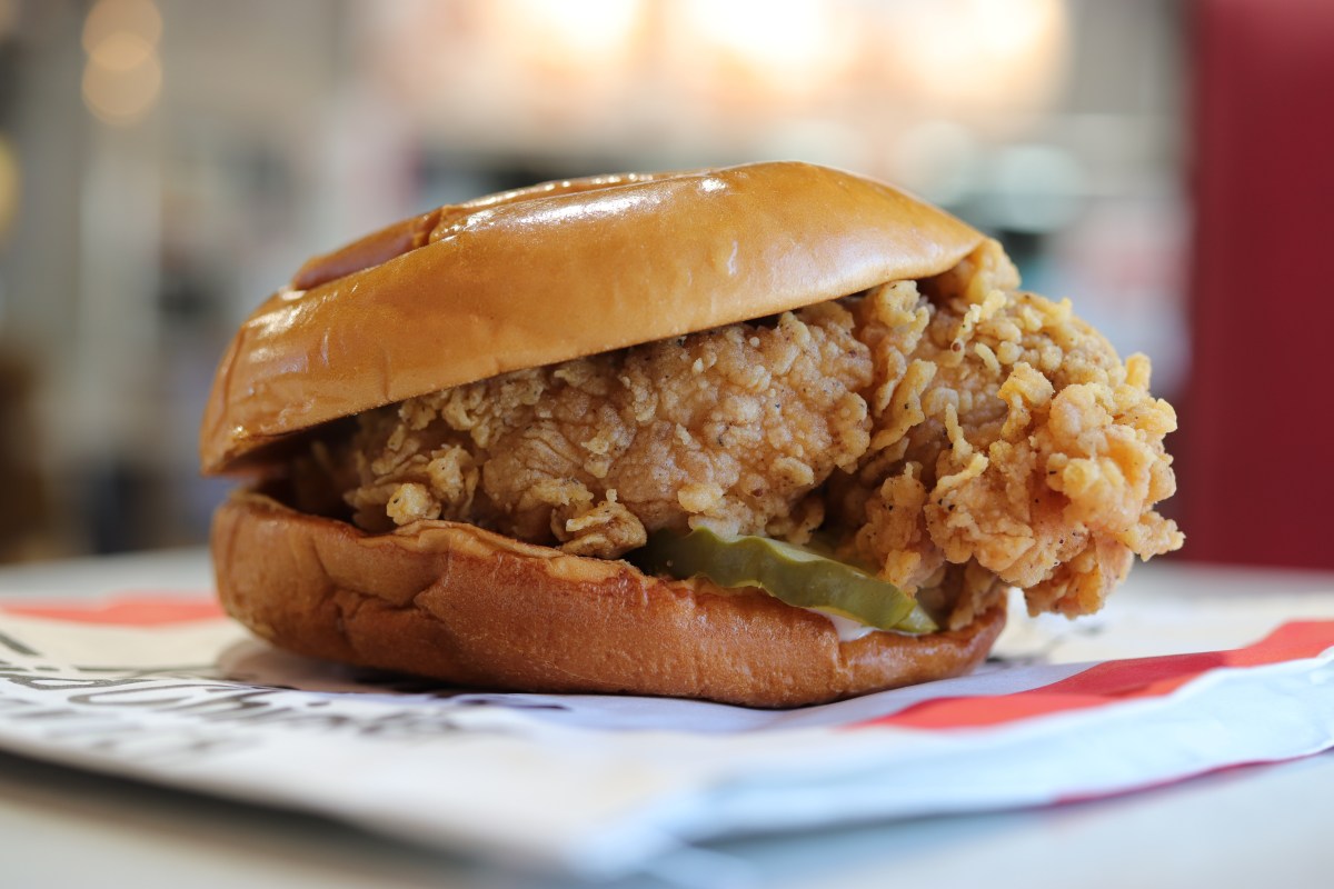 KFC dará gratis sándwiches de pollo por tres días seguidos