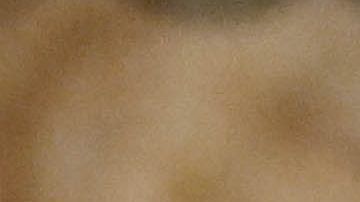 El papa León XIV recibe jersey de New York Knicks.