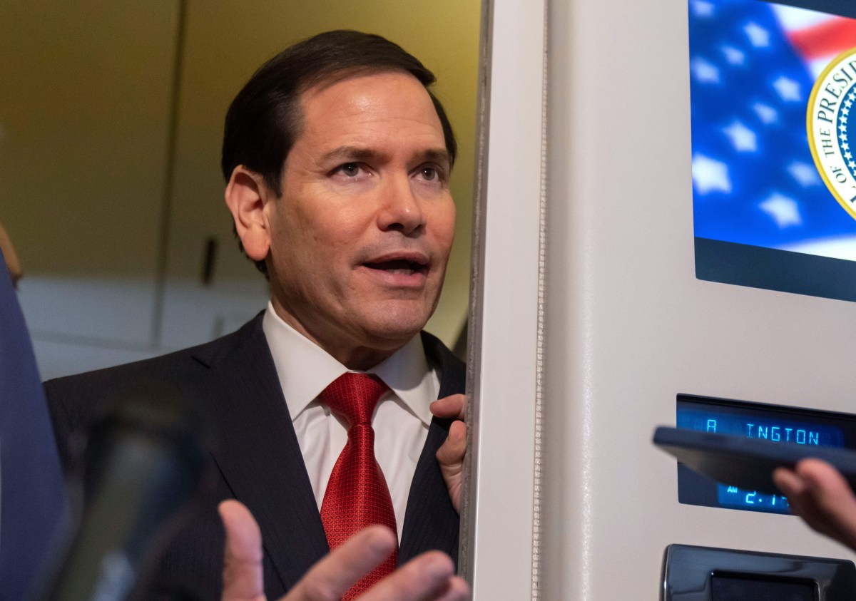 Marco Rubio desmiente que EE.UU. planee bombardear instalaciones militares en Venezuela