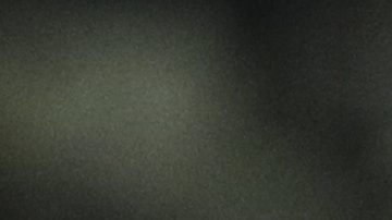 Kevin Medina, del Qarabag (izquierda), hace un gesto durante partido.