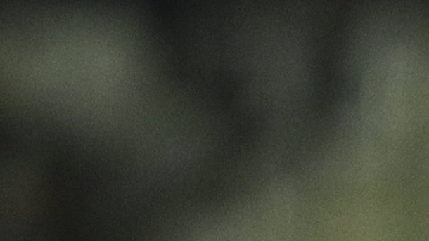 Kevin Medina, del Qarabag (izquierda), hace un gesto durante partido.