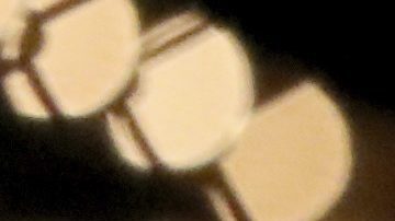 El logo de la Liga de Luchadores Profesionales (PFL) se ve en la jaula antes de un combate de artes marciales mixtas.