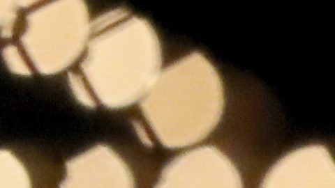 El logo de la Liga de Luchadores Profesionales (PFL) se ve en la jaula antes de un combate de artes marciales mixtas.