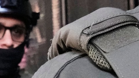 Video muestra a agente de Patrulla Fronteriza golpeando a un hombre tras accidente con un vehículo oficial en Chicago