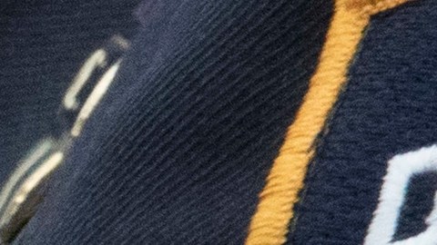 Arrestan a oficial novato de la policía de Nueva York por presuntamente estrangular a familiar