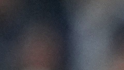 Donyell Malen, del Aston Villa, disputa el balón con Djed Spence, del Tottenham, durante el partido de fútbol de la Premier League inglesa entre el Tottenham Hotspur y el Aston Villa en Londres, el domingo 19 de octubre de 2025. Imagen referencial.