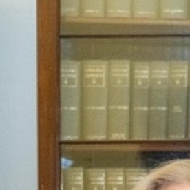 Desde la izq.: María Khury, consejera ejecutiva de DAChamber y creadora de los Premios DADA; Víctor Miguel Pacheco, fundador y CEO de Arajet Airlines, galardonado con el Premio Faro y el abogado Alexis J. Colón.