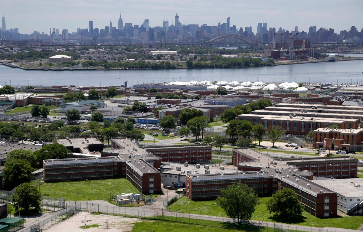Rikers Island: otro fallecimiento reaviva la crisis del sistema penitenciario de Nueva York